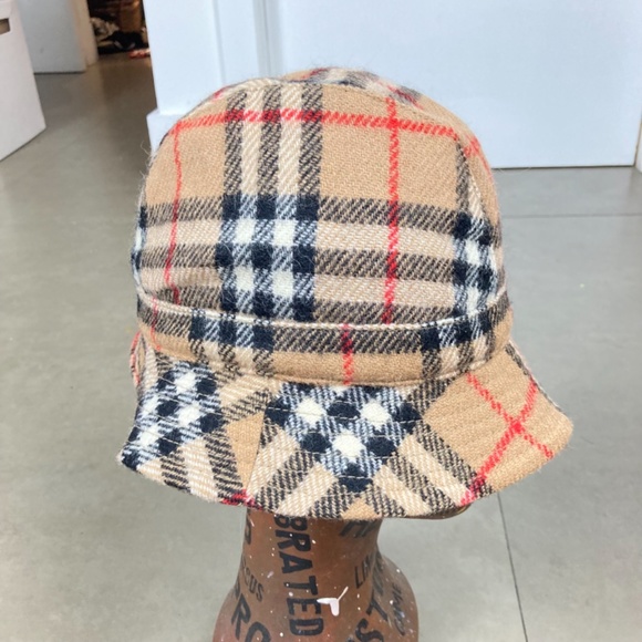 Burberry London Lambswool Plaid Print Bucket Hat - Picture 3 of 6